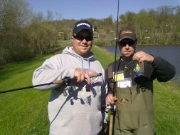 Feild_test_with_Rich_from_Death_Shimmer_Spinnerbaits_2.jpg
